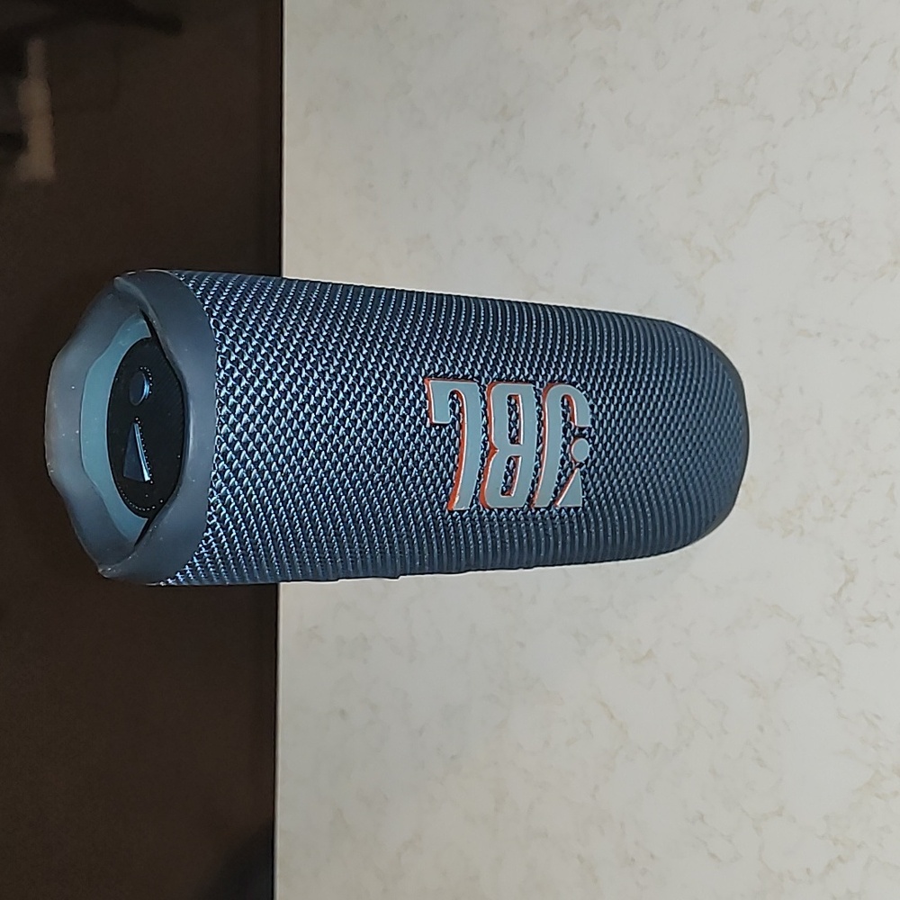 JBL Flip 6 Bluetooth speaker